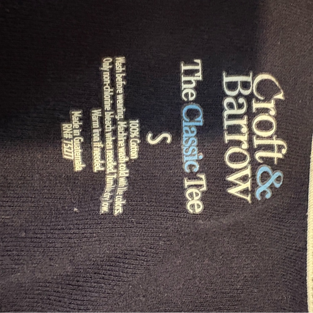 Women’s Small Navy Croft & Barrow Vneck Short Sleeve Tshirt - Picture 2 of 3